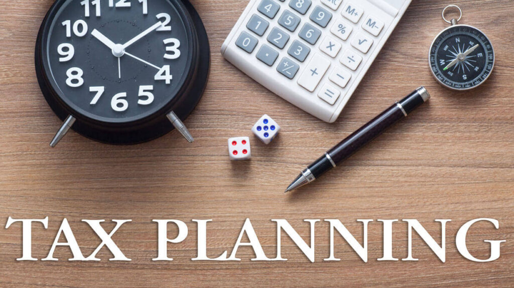 Financial advisor providing tax planning services for NYC clients