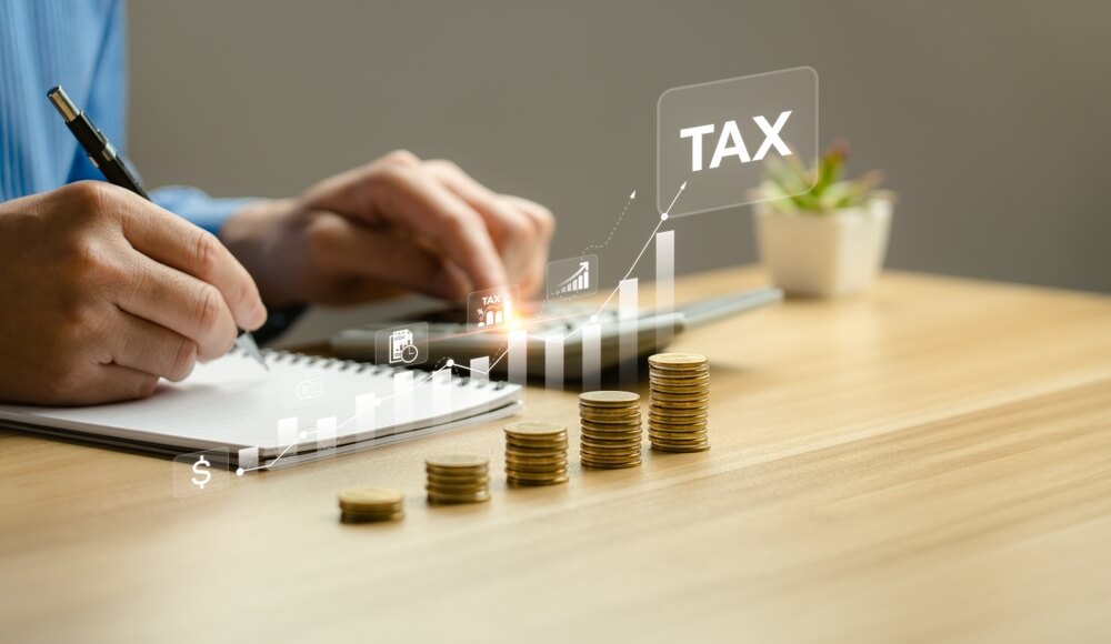 Tax professional helping client with tax preparation services in New York